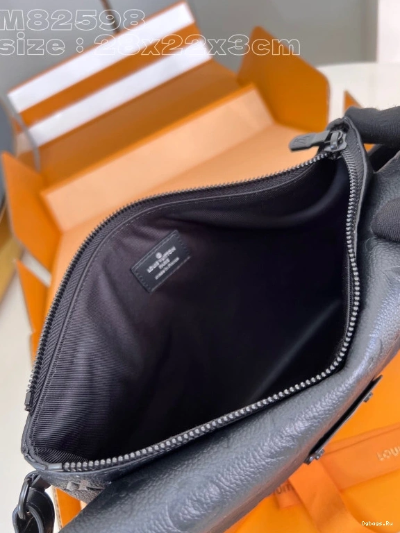 VUITTON S-LOCK LOUIS POCHETTE 0506